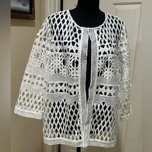 CHICO’S TRAVELERS COLLECTION FOILED OPEN WEAVE CARDIGAN, WHITE SIZE 2 (12/ 14)